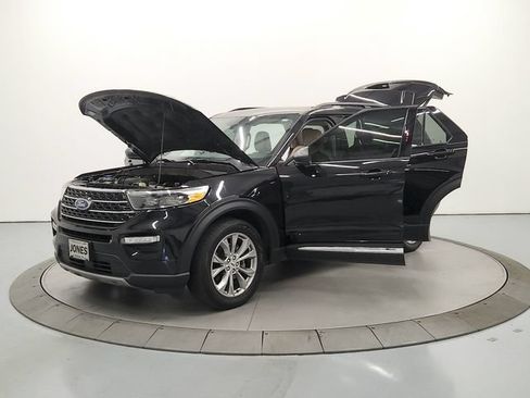 Used 2023 Ford Explorer XLT w/ Equipment Group 202A RWD image 12