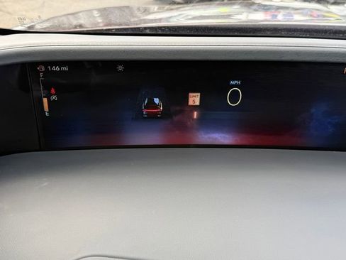 Used 2024 Lincoln Nautilus Reserve w/ Equipment Group 202A image 18