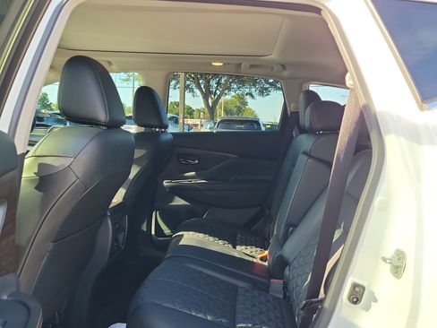 Certified 2024 Nissan Murano Platinum w/ Cargo Package FWD image 12