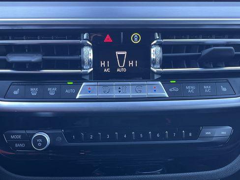 Used 2025 BMW X4 xDrive30i image 6