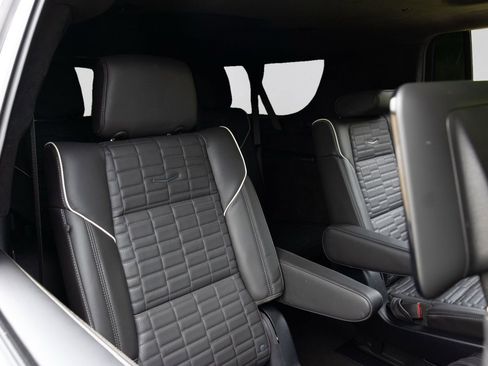 Used 2025 Cadillac Escalade ESV V AWD/4WD image 37