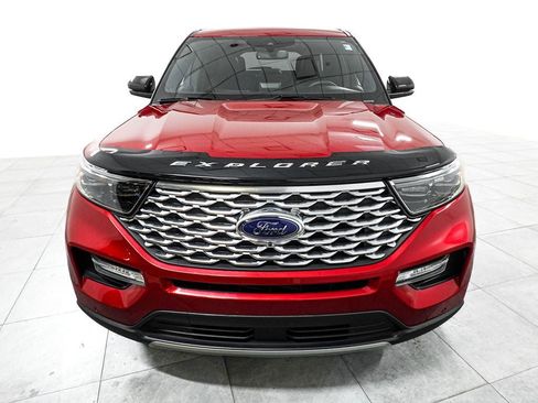 Used 2020 Ford Explorer Platinum w/ Premium Technology Package image 2