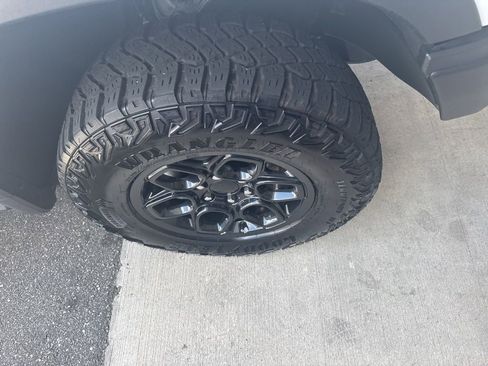 Used 2024 Chevrolet Silverado 1500 ZR2 w/ ZR2 Bison Edition AWD/4WD image 8