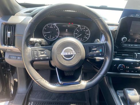 Used 2025 Nissan Pathfinder Rock Creek AWD/4WD image 18
