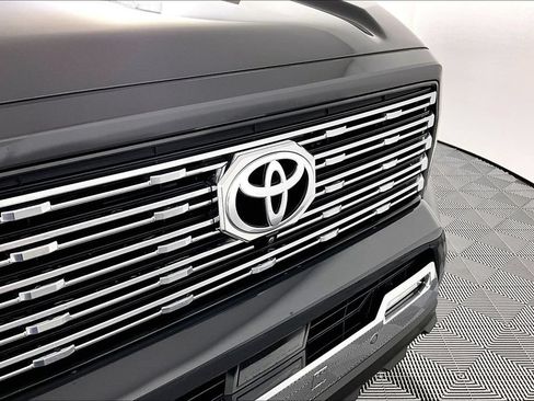 Used 2025 Toyota Tacoma Limited AWD/4WD image 30