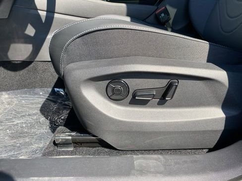 New 2025 Volkswagen Tiguan SE AWD/4WD image 27