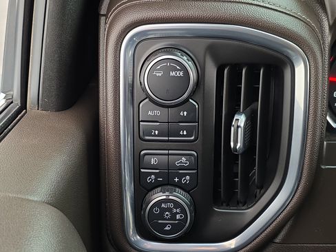 Used 2021 Chevrolet Silverado 2500 LTZ image 31