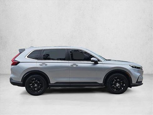 Used 2023 Honda CR-V LX image 4