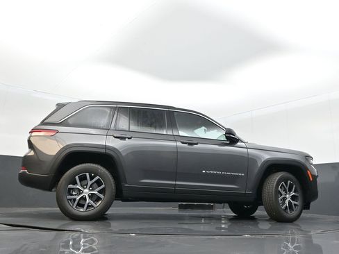 New 2025 Jeep Grand Cherokee Limited image 39