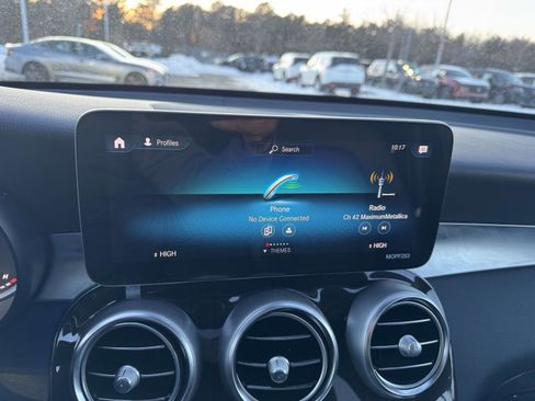 Used 2022 Mercedes-Benz GLC 300 4MATIC Coupe image 19