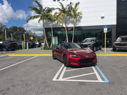 Used 2021 MAZDA MX-5 Miata Club image 3