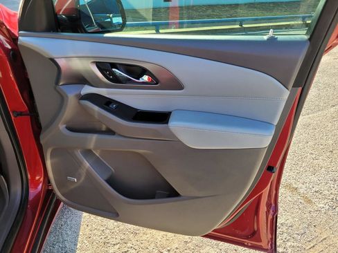 Used 2020 Chevrolet Traverse Premier w/ LPO, Floor Liner Package FWD image 10