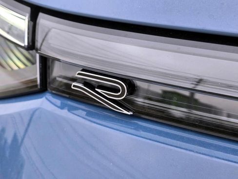 New 2026 Volkswagen Tiguan SE R-Line image 3