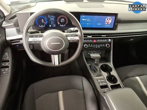 Used 2025 Hyundai Sonata SE image 2