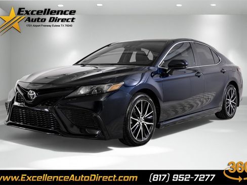 Used 2021 Toyota Camry SE image 1