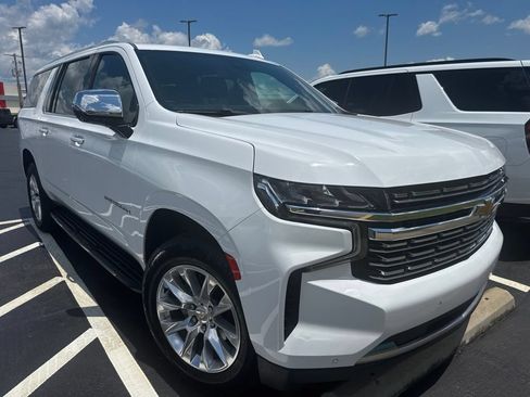 Used 2023 Chevrolet Suburban Premier AWD/4WD image 3