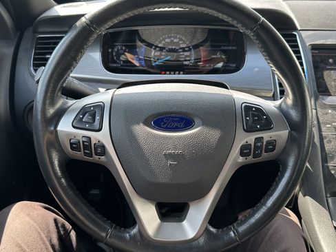 Used 2013 Ford Taurus SEL FWD image 19