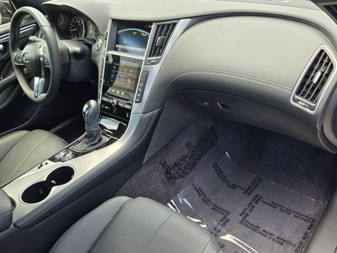 Used 2022 INFINITI Q60 3.0t Luxe w/ Essential Package RWD image 19