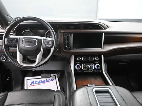 Used 2021 GMC Yukon Denali w/ Advanced Technology Package image 23