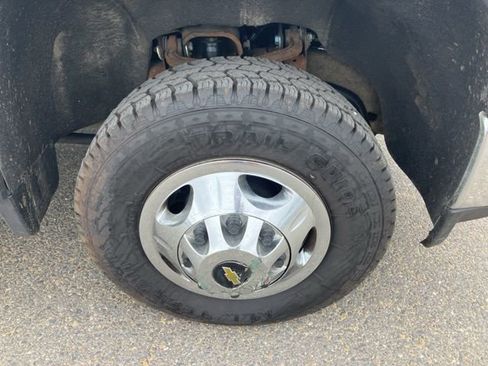 Used 2022 Chevrolet Silverado 3500 LT w/ Convenience Package image 9