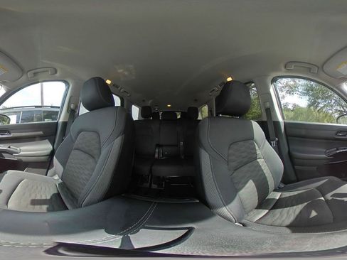 Used 2025 Nissan Pathfinder SV AWD/4WD image 45