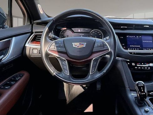 Certified 2023 Cadillac XT5 Premium Luxury AWD/4WD image 5