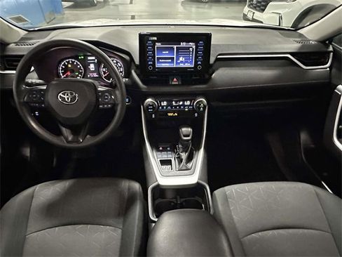 Used 2022 Toyota RAV4 XLE image 15
