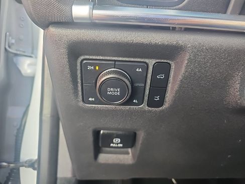 Used 2025 Ford Expedition Max Platinum AWD/4WD image 24
