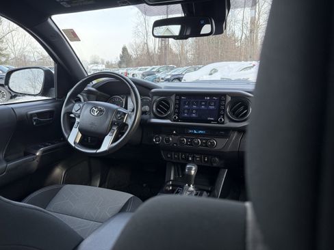 Used 2021 Toyota Tacoma TRD Sport image 15