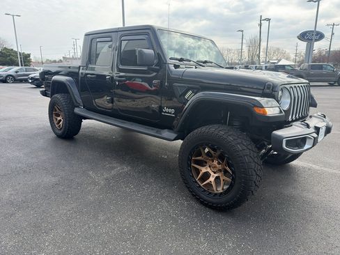 Used 2022 Jeep Gladiator Overland w/ Popular Equipment Package image 4