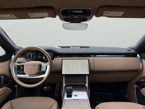 New 2026 Land Rover Range Rover SE image 13