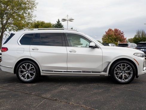 Used 2022 BMW X7 xDrive40i w/ Premium Package image 3