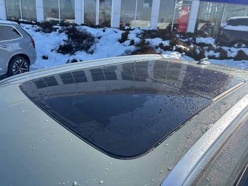 Certified 2025 Volvo XC40 B5 Plus image 12