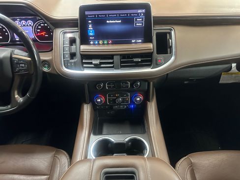 Used 2021 Chevrolet Tahoe High Country w/ Premium Package RWD image 12