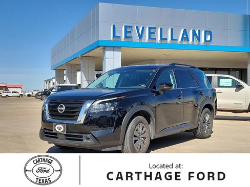 Used 2025 Nissan Pathfinder SV FWD image 1