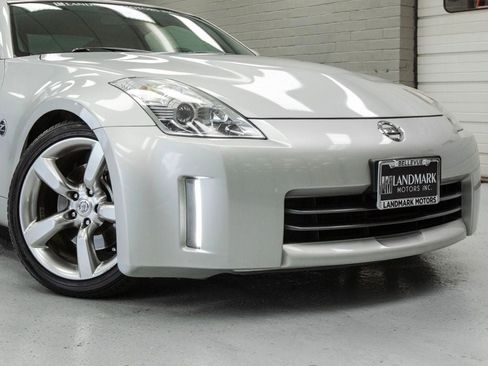 Used 2007 Nissan 350Z Touring w/ Cargo Convenience Pkg image 9