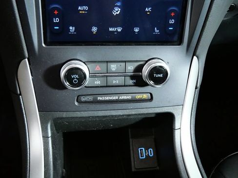 Certified 2024 Ford Edge SEL w/ Convenience Package AWD/4WD image 22