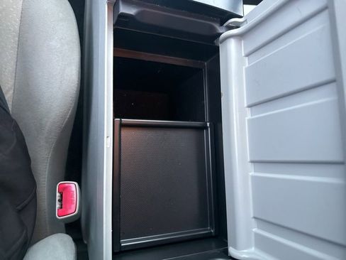 Used 2012 Toyota Prius V image 20