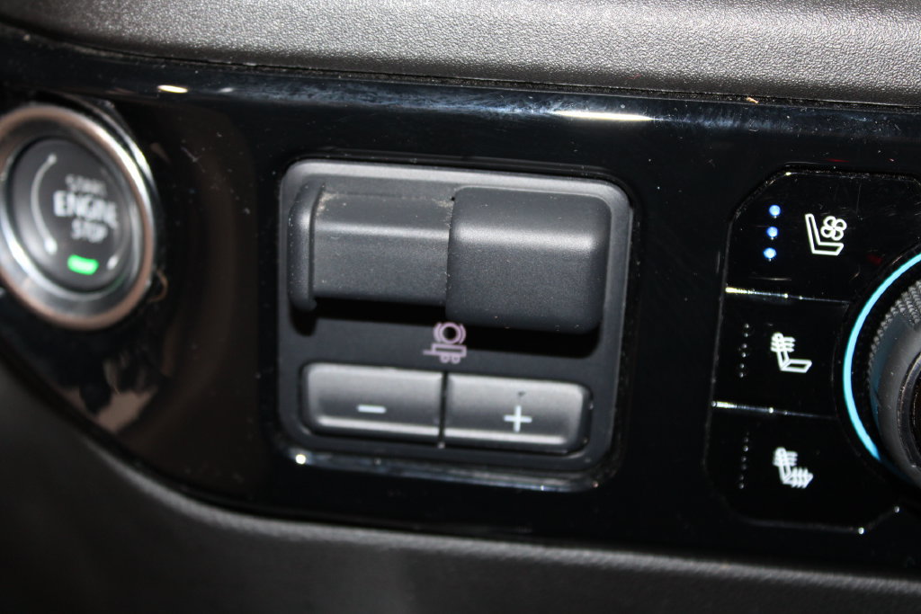Used 2024 Chevrolet Silverado 1500 High Country w/ Technology Package AWD/4WD image 46
