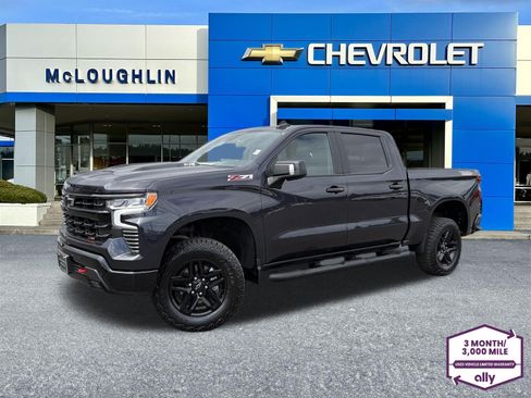 Used 2024 Chevrolet Silverado 1500 LT Trail Boss w/ Convenience Package II AWD/4WD image 1