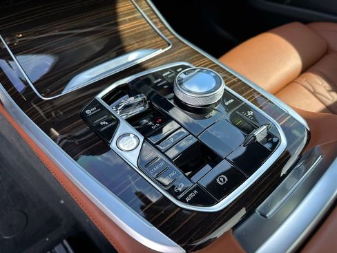 Certified 2025 BMW X7 M60i image 35