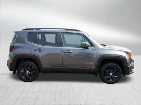 Used 2017 Jeep Renegade Latitude w/ Cold Weather Group AWD/4WD image 8