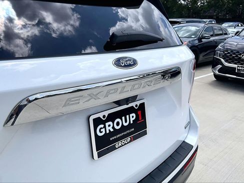 Used 2020 Ford Explorer XLT w/ Equipment Group 202A RWD image 30
