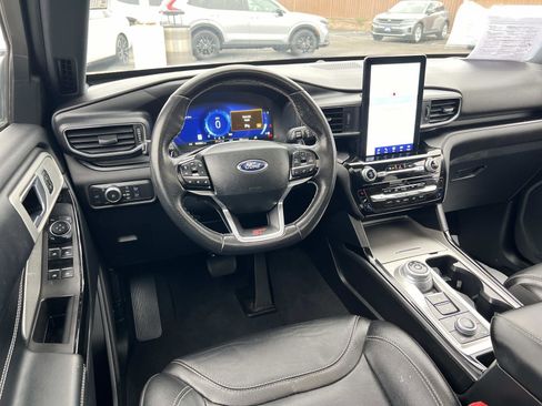 Used 2022 Ford Explorer ST w/ Equipment Group 401A image 5
