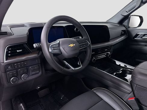 Used 2026 Chevrolet Tahoe Premier AWD/4WD image 10