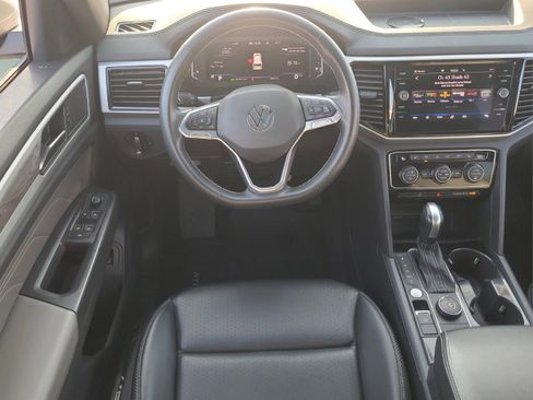 Used 2022 Volkswagen Atlas Cross Sport SE w/ Panoramic Sunroof Package image 13