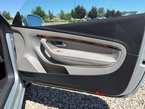 Used 2007 Volkswagen Eos 2.0T FWD image 11