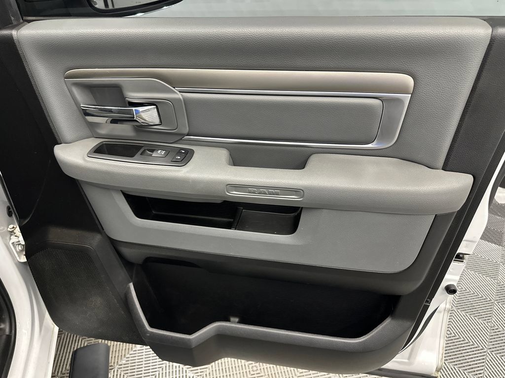 Used 2019 RAM 1500 Big Horn RWD image 15