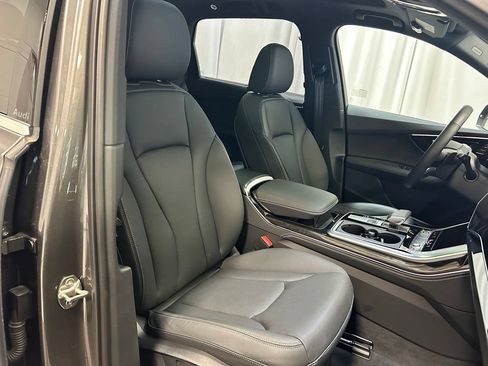 Used 2025 Audi Q7 3.0T Premium Plus w/ Premium Plus Package AWD/4WD image 24