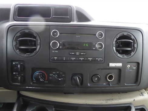 Used 2013 Ford E-350 and Econoline 350 XLT image 13